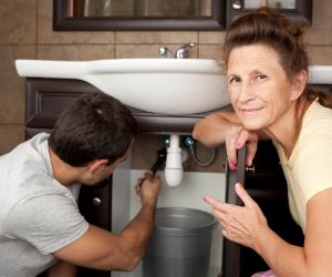 Why choose 24hrplumbinghelp for emergency plumber in Houston